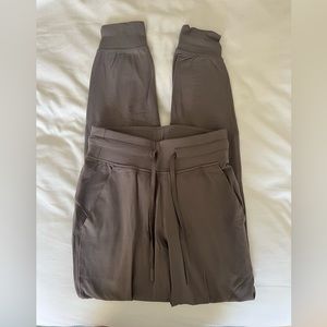 Lululemon align joggers dusty purple grey ish color perfect condition size 2